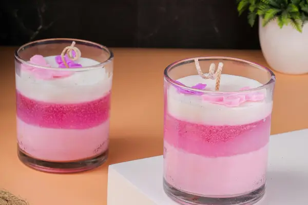 Dicas para criar velas com glitter, pedras e elementos decorativos seguros