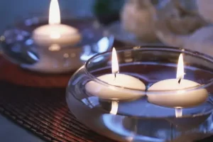 Velas que flutuam: como fazer e quando usar esse modelo encantador